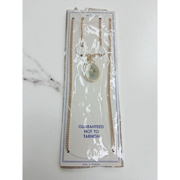 Vintage 1950s–1970s Sacred Heart Medal Necklace – 18" Gold-Tone Chain – Made in - Picture 2 of 8